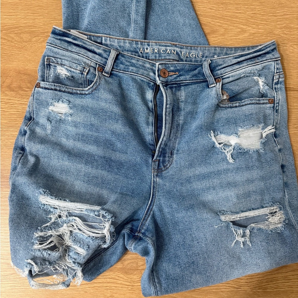 American Eagle Outfitters Distressed Blue Boyfriend Jeans